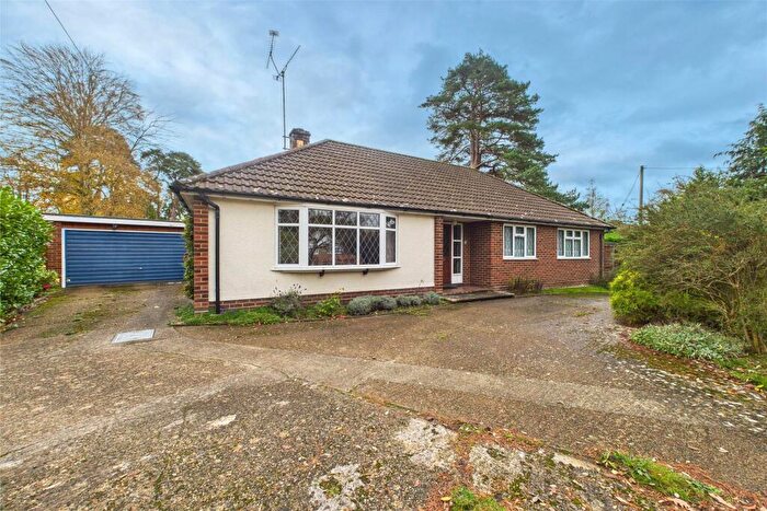 4 Bedroom Bungalow For Sale In Kiln Ride, Finchampstead, Wokingham, Berkshire, RG40