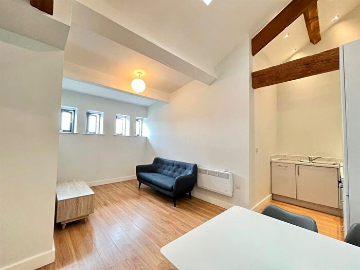 2 Bedroom Flat To Rent In Victoria Riverside, Atkinson Street, LS10