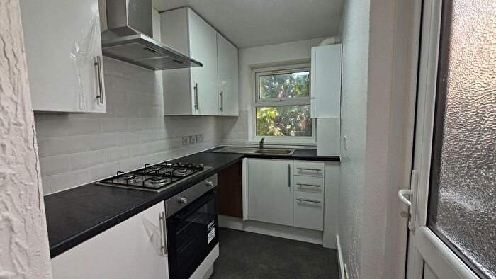 2 Bedroom Flat To Rent In Wakefield Street, London, E6