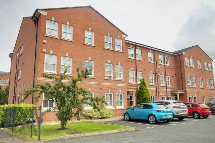 2 Bedroom Apartment To Rent In Hatters Court, Stockport, Greater Manchester, SK1