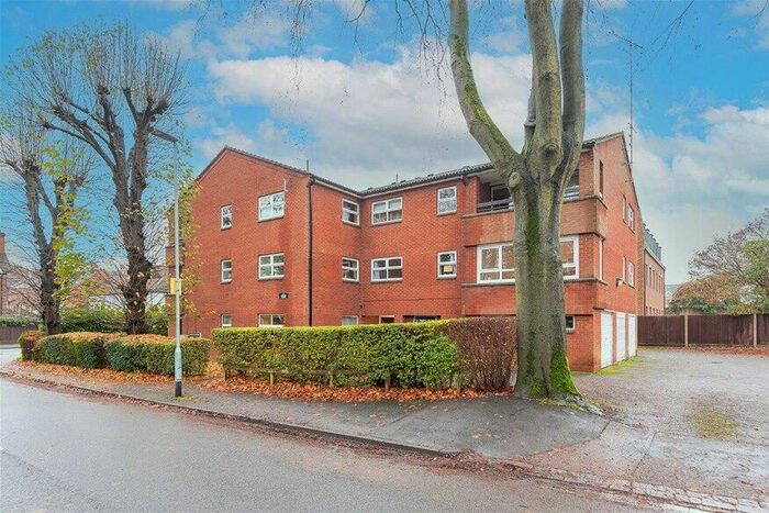 2 Bedroom Flat To Rent In Hillside Road, Harpenden, AL5