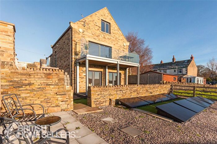 4 Bedroom Detached House For Sale In Barnsley Road, Flockton, Wakefield, West Yorkshire, WF4