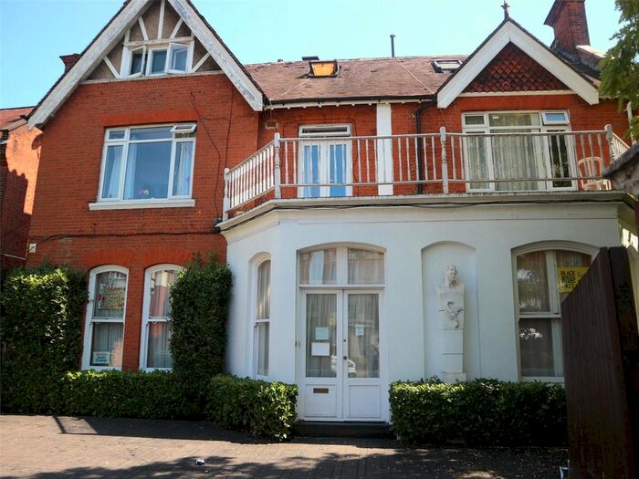 1 Bedroom Flat To Rent In Oaktree House, Ealing, London, W5