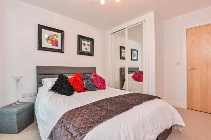 2 Bedroom Flat To Rent In Cromwell Road, Redhill, RH1