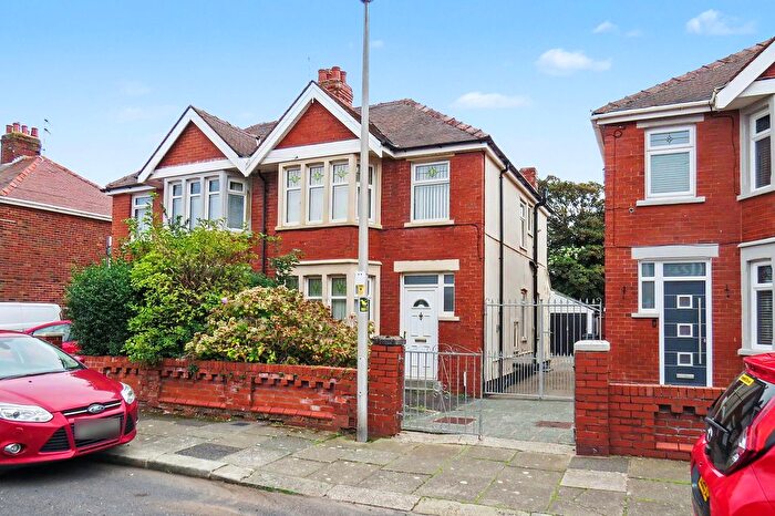 3 Bedroom Semi Detached House For Sale In Crompton Avenue, Blackpool, FY4