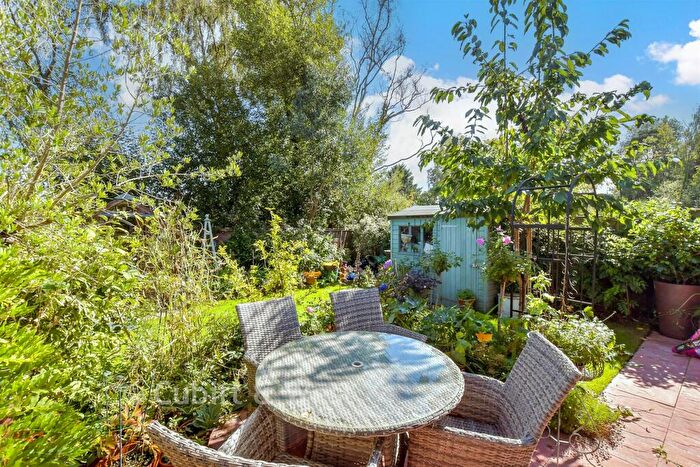 3 Bedroom Semi-Detached House For Sale In Deerleap Lane, Rowland's Castle, Hampshire, PO9