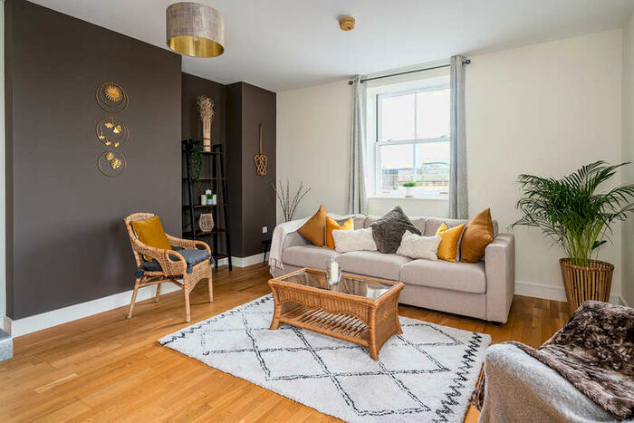 2 Bedroom Flat To Rent In New Marchant Passage, Bath, BA1