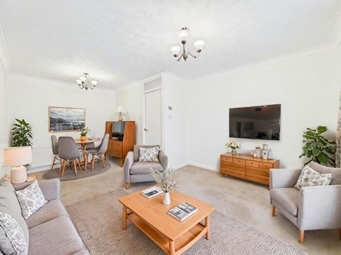 2 Bedroom Semi-Detached Bungalow For Sale In Millers Walk, Hull, HU5