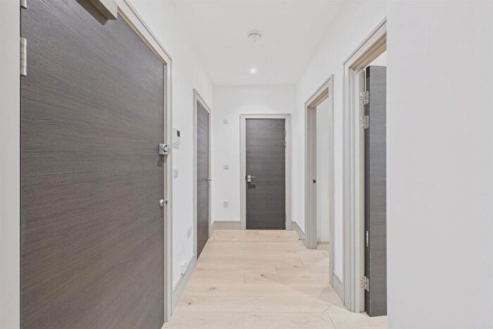 1 Bedroom Apartment To Rent In Imperial Drive, Harrow, HA2