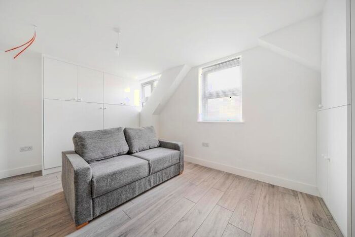 Apartment To Rent In Gilmore Road London, SE13