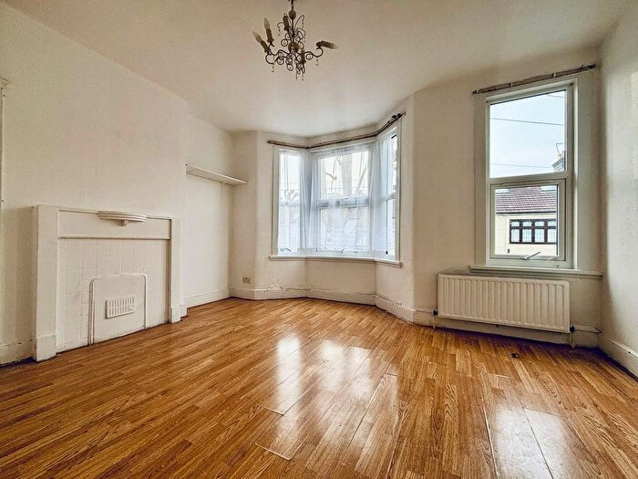 1 Bedroom Flat To Rent In Caledon Road, London, E6