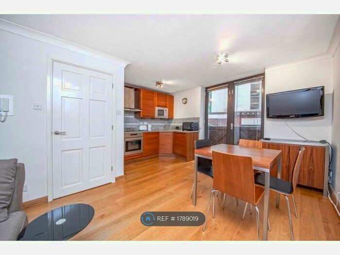 1 Bedroom Flat To Rent In Aldersgate Court, London, EC1A