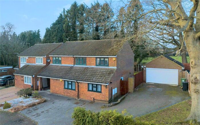 5 Bedroom Detached House To Rent In Hunting Gate, Hemel Hempstead, Hertfordshire, HP2