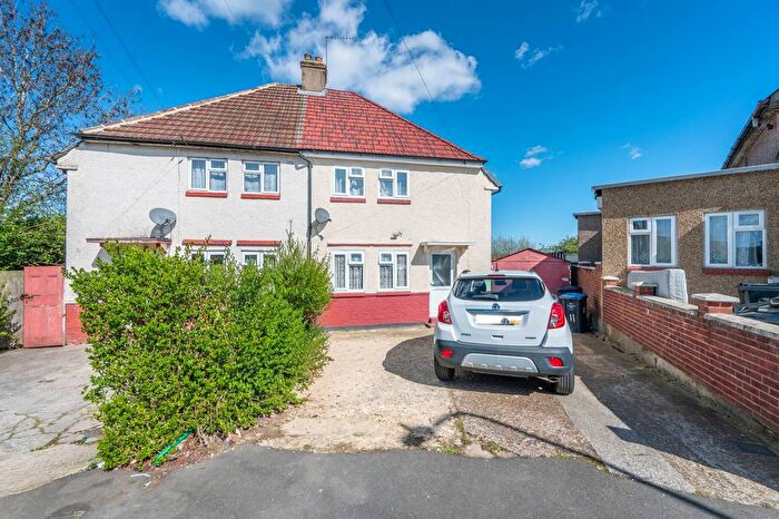 3 Bedroom Flat To Rent In Highmead Crescent, Alperton, Wembley, HA0