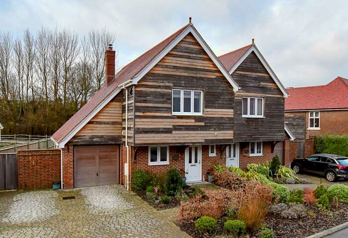 3 Bedroom Semi-Detached House For Sale In Kilndown Place, Stelling Minnis, Canterbury, Kent, CT4