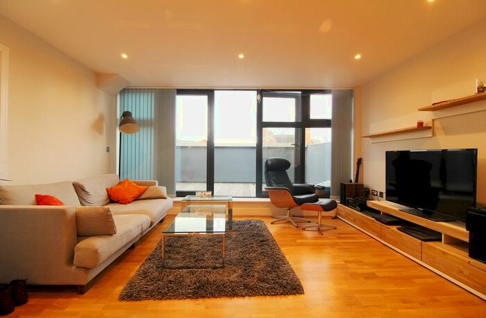 2 Bedroom Flat To Rent In Market Place, Reading, RG1