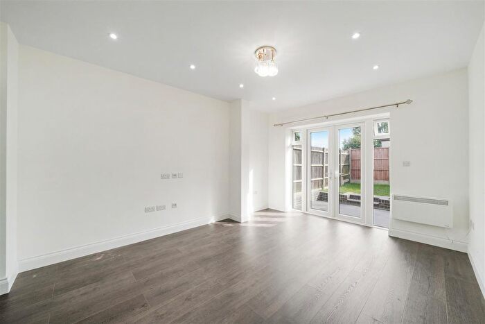 1 Bedroom Semi-Detached House To Rent In Whitton Avenue East, Greenford, UB6