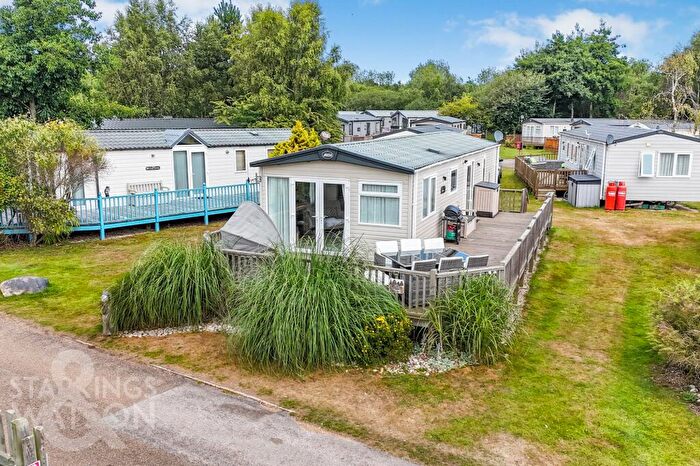 2 Bedroom Caravan For Sale In Pinewoods, Beach Road, Wells-Next-The-Sea, NR23