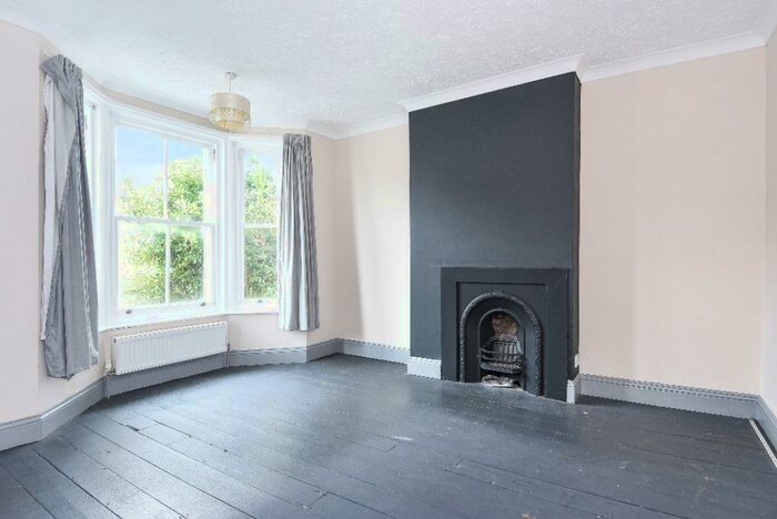 3 Bedroom Terraced House To Rent In Tarring Road, Worthing, BN11