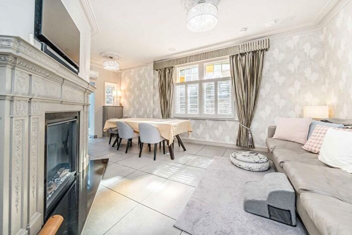 5 Bedroom Detached House To Rent In Queen Annes Grove, Chiswick, W4