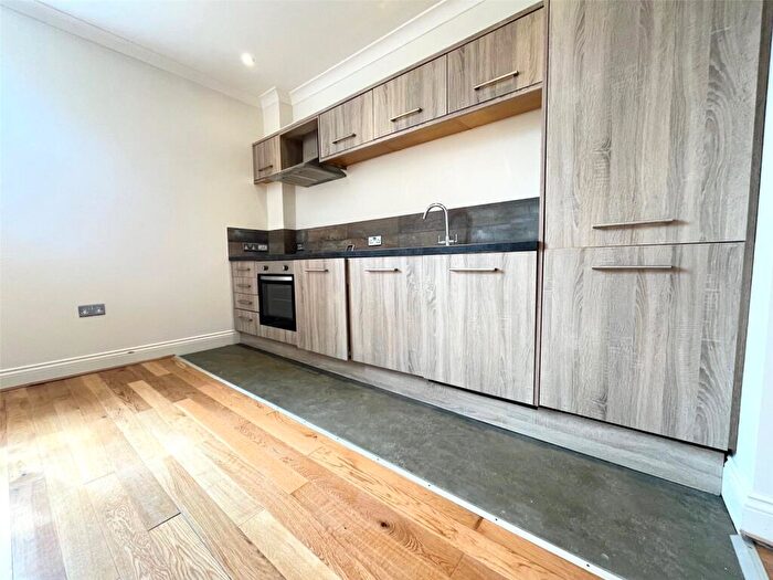 2 Bedroom Flat For Sale In Station Road, Parkstone, Poole, Dorset, BH14