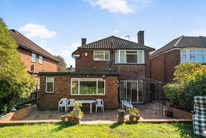 3 Bedroom House To Rent In Hartland Drive, Edgware, HA8