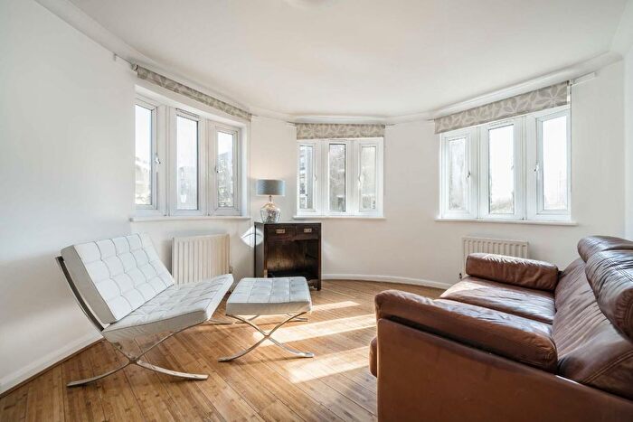 1 Bedroom Flat For Sale In Webb Close, North Kensington, W10