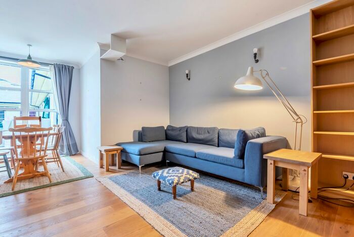 2 Bedroom Flat To Rent In The Grange, London, SE1