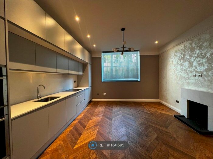 2 Bedroom Flat To Rent In Queen's Gate, London, SW7