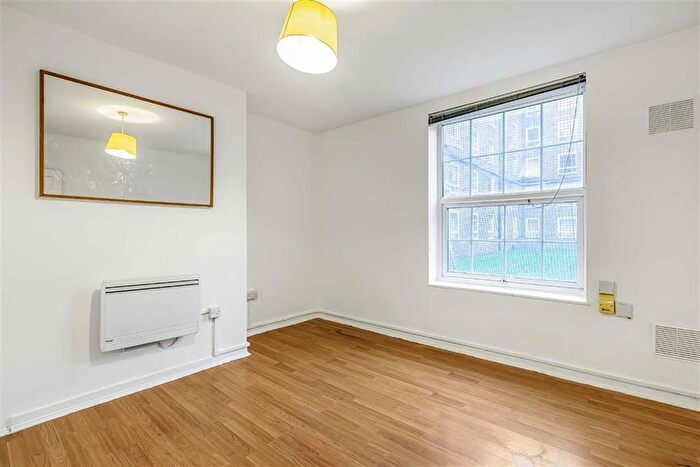 2 Bedroom Flat To Rent In Provost Estate, London, N1