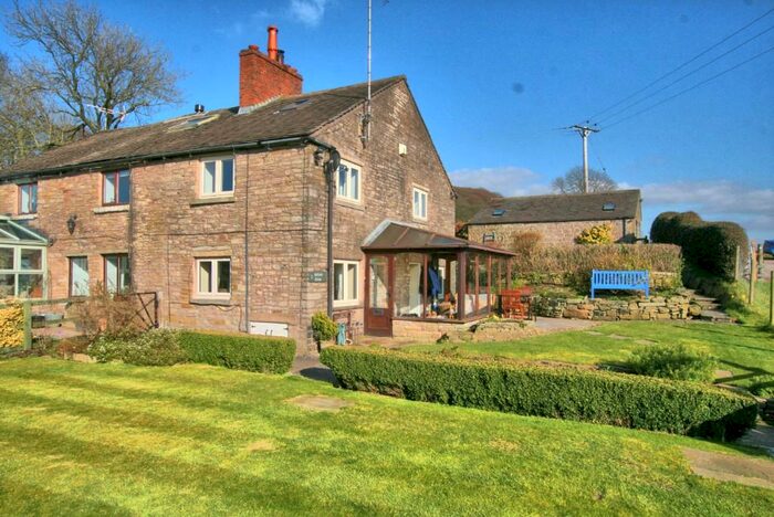 2 Bedroom Semi-Detached House For Sale In Spuley Lane, SK10