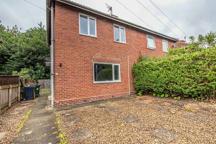 3 Bedroom Semi-Detached House To Rent In Rose Street, Gateshead, Tyne And Wear, NE8