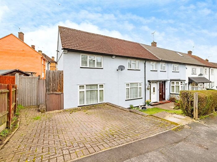 5 Bedroom End Terrace House For Sale In Northwick Road, Watford, WD19