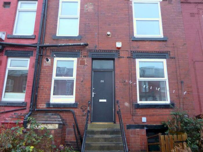 2 Bedroom Terraced House To Rent In Clifton Avenue, Harehills, LS9