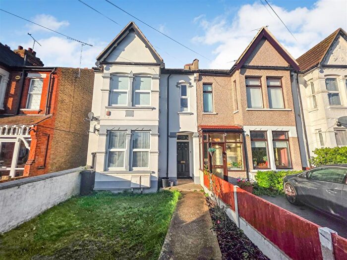 2 Bedroom Flat For Sale In Surbiton Road, Southend-On-Sea, SS2