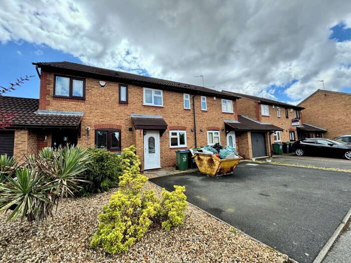 2 Bedroom House To Rent In Avern Close, Tipton, DY4