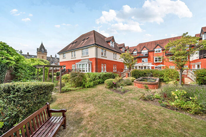 2 Bedroom Flat For Sale In London Road, Sunningdale, SL5