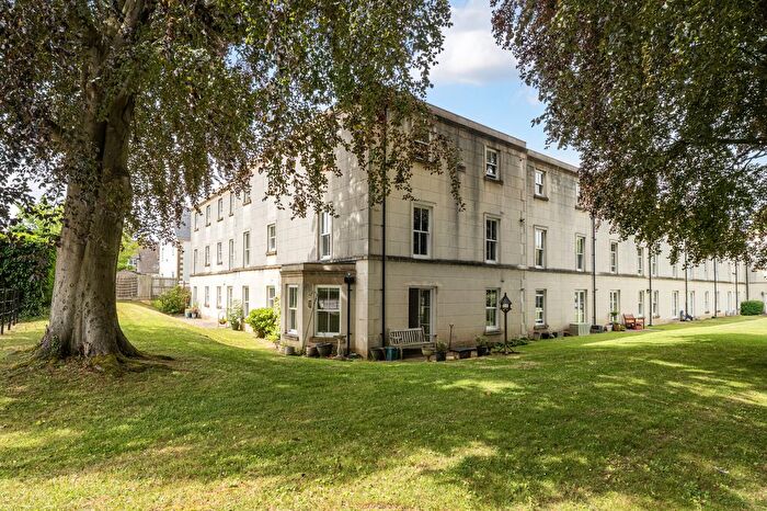 2 Bedroom Flat For Sale In Chesterton House, Cirencester, GL7