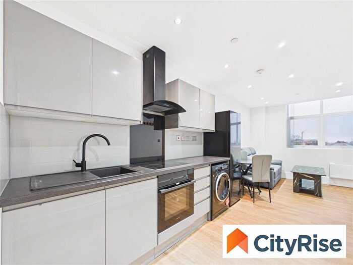 1 Bedroom Flat To Rent In Quarry Court, Morley, Leeds, LS27