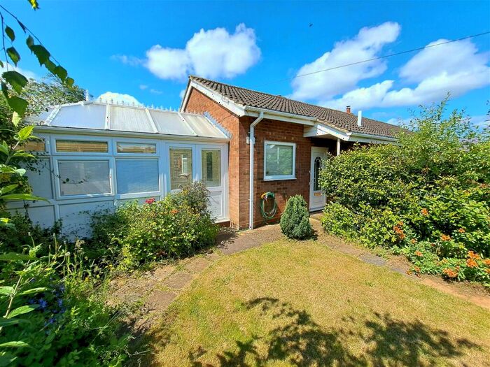 2 Bedroom Semi-Detached Bungalow For Sale In Northfield Close, Gamlingay, Sandy, Bedfordshire, SG19