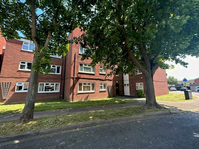 2 Bedroom Apartment To Rent In Rowan Drive, Broxbourne, EN10