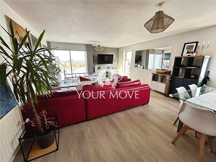 2 Bedroom Flat To Rent In Erebus Drive, London, SE28
