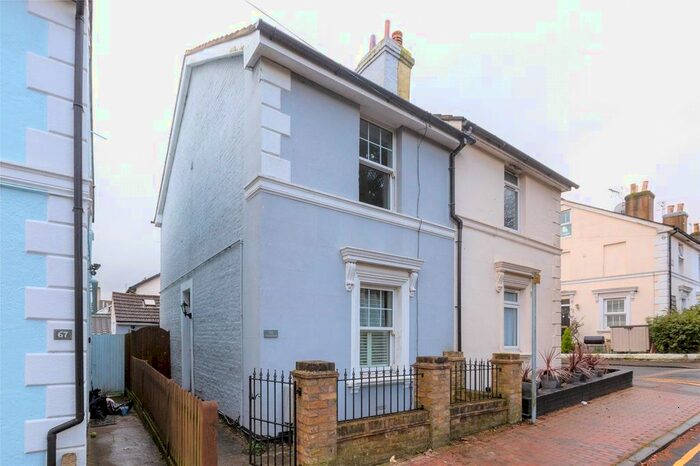 3 Bedroom Semi-Detached House To Rent In Tunnel Road, Tunbridge Wells, Kent, TN1