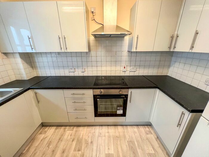 2 Bedroom Flat To Rent In Kenton Road, Harrow, HA3