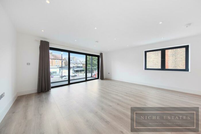 2 Bedroom Apartment To Rent In Daisy Court, Brownlow Road, London, - See D Virtual Tour Online, N11