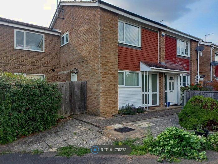 3 Bedroom Semi-Detached House To Rent In Grove Road, Turvey, Bedford, MK43