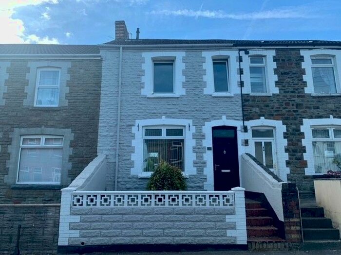 3 Bedroom Property To Rent In Van Road, Caerphilly, CF83