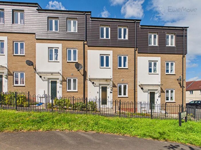 4 Bedroom Town House For Sale In Great Mead, Yeovil, BA21