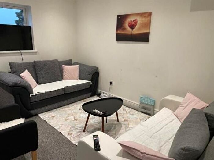 1 Bedroom Flat To Rent In Forest Road, Ilford, IG6