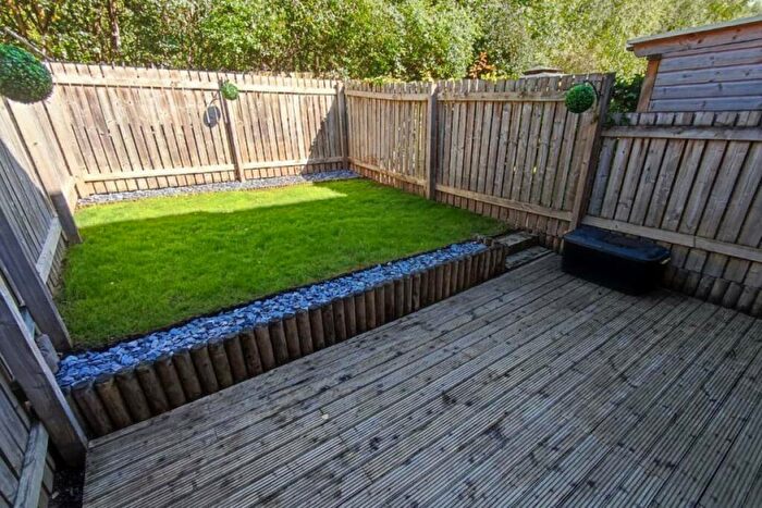 3 Bedroom End Of Terrace House For Sale In Barnsbridge Grove, Barnsley, S70